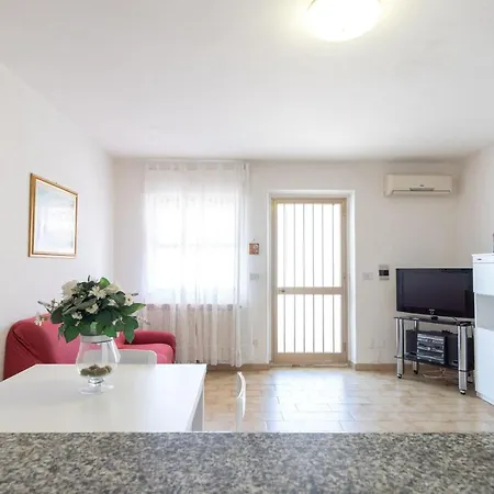 Patrizia Apartment *