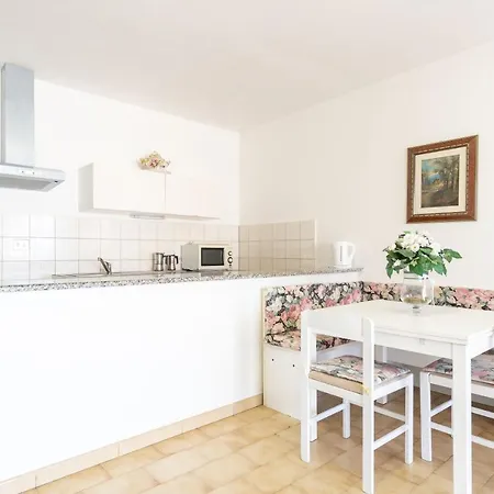 Patrizia Apartment *